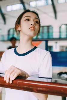公的粗大挺进了我的密道